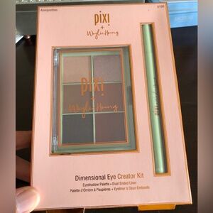 BNIB Eyeshadow Palette by Pixi